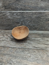 Load image into Gallery viewer, Calabash Bowls / Kwi / Qui
